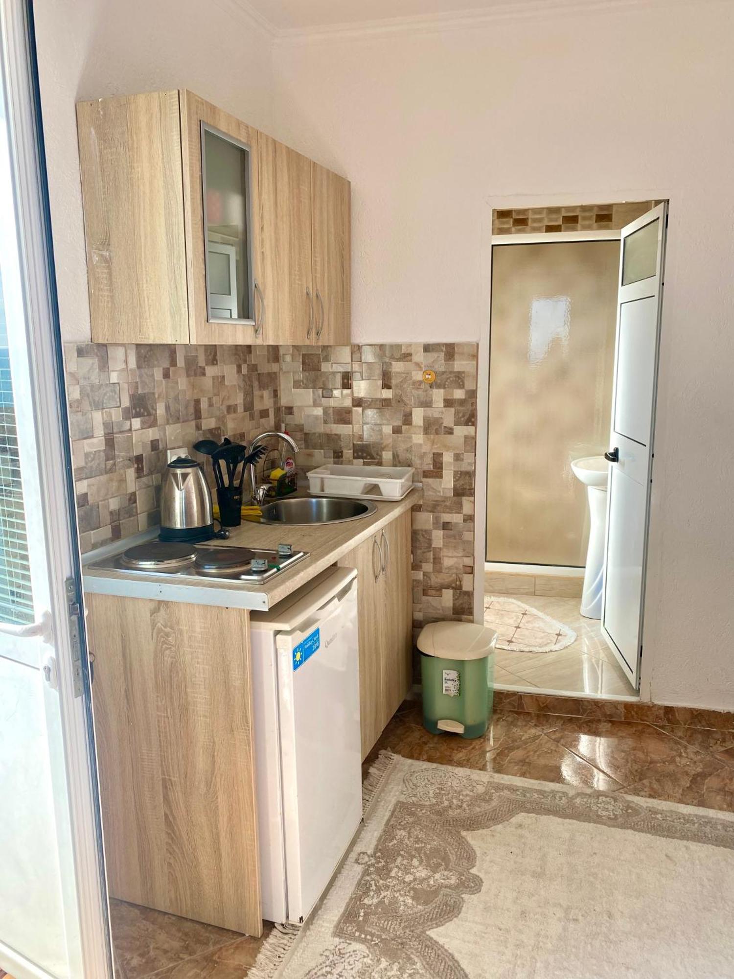 Apartments Zuto Улцин Екстериор снимка