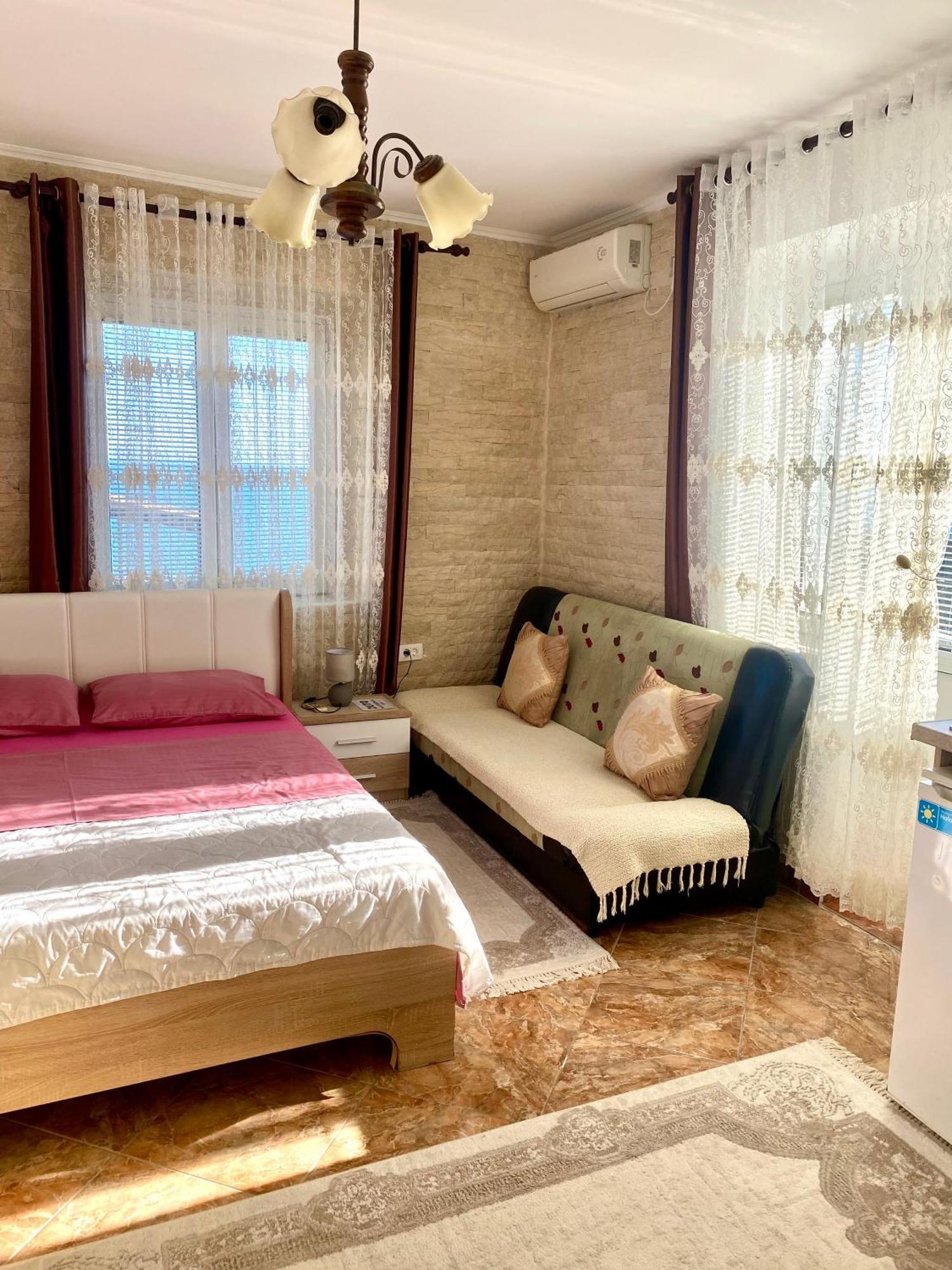 Apartments Zuto Улцин Екстериор снимка