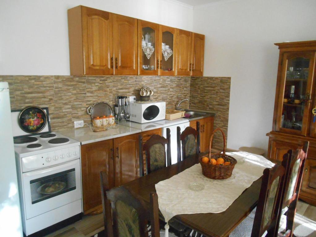 Apartments Zuto Улцин Екстериор снимка