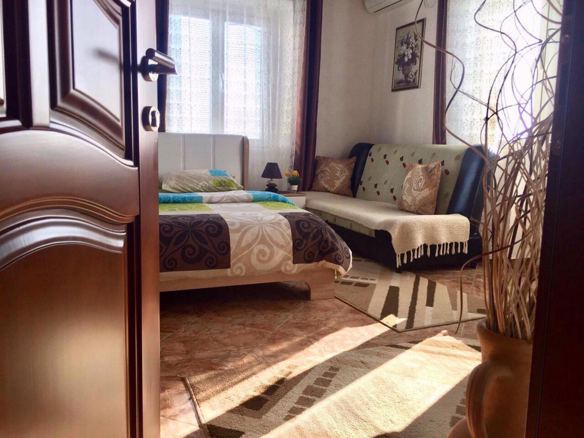 Apartments Zuto Улцин Екстериор снимка