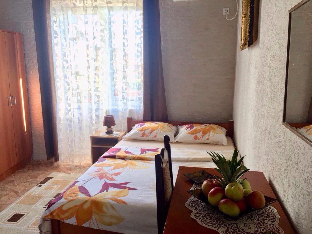 Apartments Zuto Улцин Екстериор снимка