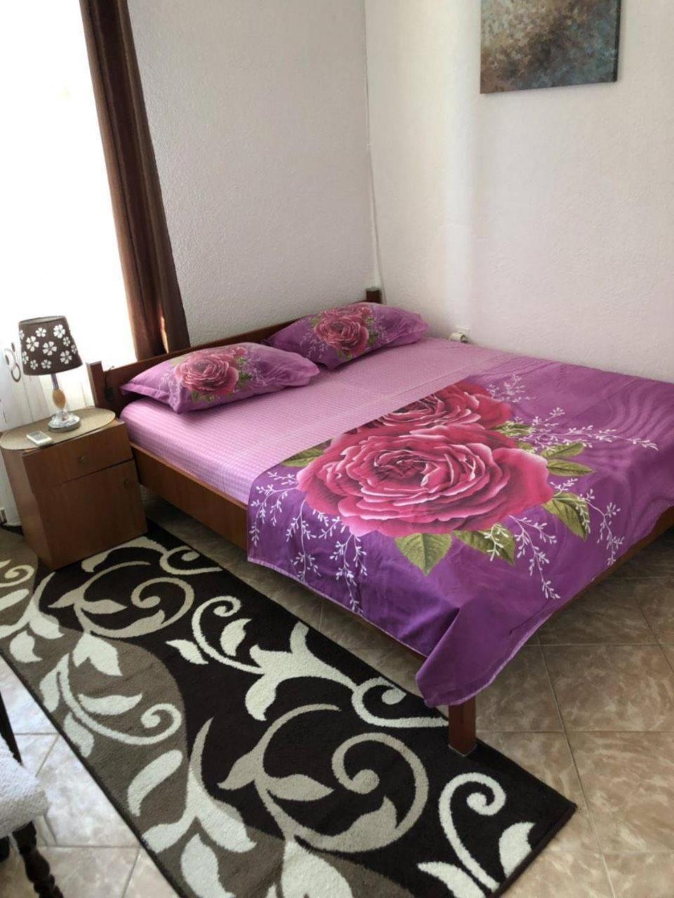 Apartments Zuto Улцин Екстериор снимка