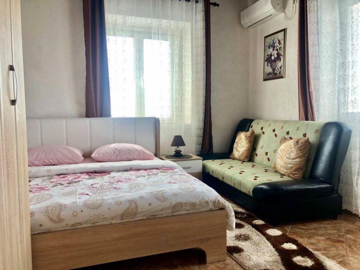Apartments Zuto Улцин Екстериор снимка