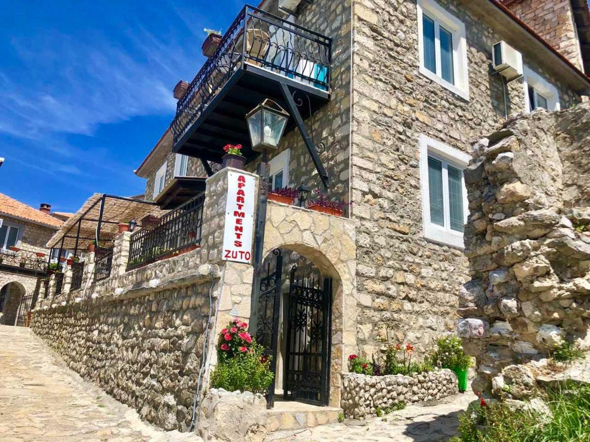 Apartments Zuto Улцин Екстериор снимка
